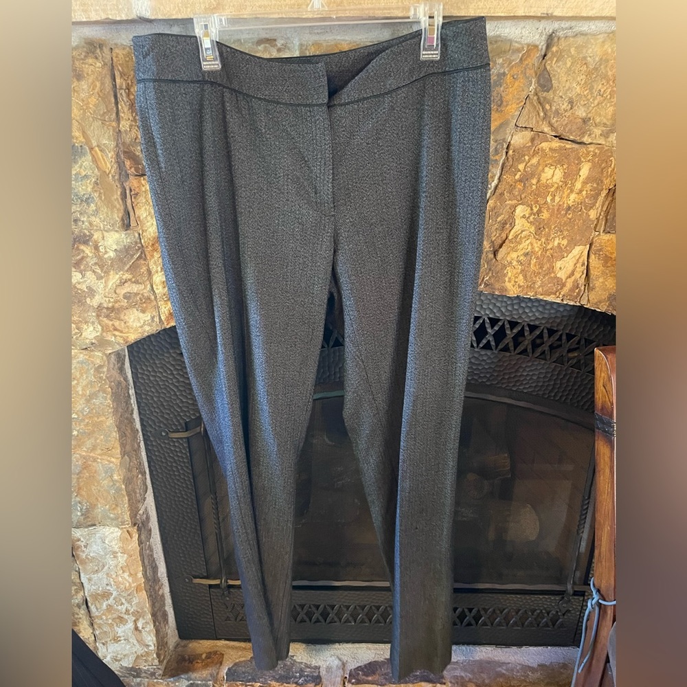 Caslon 14W pants with great detail on waist